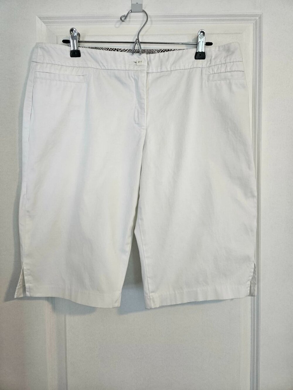 Claudia EV White Bermuda Shorts Size 12 | Classic Summer Staple